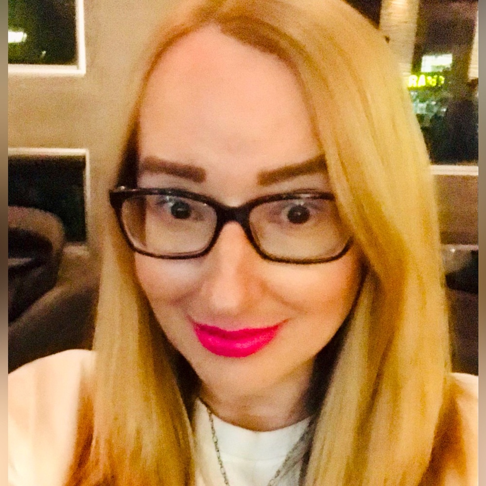 Meet your Posher, Nikkia 👋